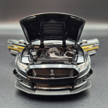 Load image into Gallery viewer, Explorafind 2022 Ford Mustang Shelby GT500 Black 1:32 Die Cast Car