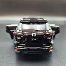 Load image into Gallery viewer, Explorafind 2019 Toyota Highlander Black 1:32 Die Cast Car