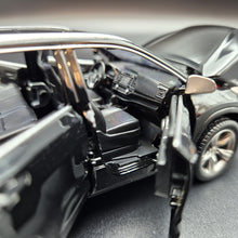 Load image into Gallery viewer, Explorafind 2019 Toyota Highlander Black 1:32 Die Cast Car