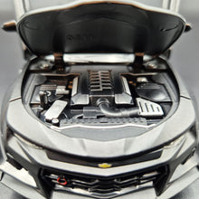 Load image into Gallery viewer, Explorafind 2020 Chevrolet Camaro ZL1 Matte Black 1:32 Die Cast Car