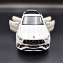 Load image into Gallery viewer, Explorafind 2022 Mercedes-Benz Maybach GLE 63 S White 1:36 Die Cast Car