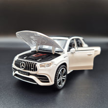 Load image into Gallery viewer, Explorafind 2022 Mercedes-Benz Maybach GLE 63 S White 1:36 Die Cast Car