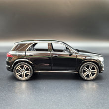 Load image into Gallery viewer, Explorafind 2022 Mercedes-Benz Maybach GLE 63 S Black 1:36 Die Cast Car