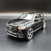 Load image into Gallery viewer, Explorafind 2022 Mercedes-Benz Maybach GLE 63 S Black 1:36 Die Cast Car