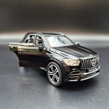 Load image into Gallery viewer, Explorafind 2022 Mercedes-Benz Maybach GLE 63 S Black 1:36 Die Cast Car