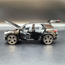 Load image into Gallery viewer, Explorafind 2022 Mercedes-Benz Maybach GLE 63 S Black 1:36 Die Cast Car