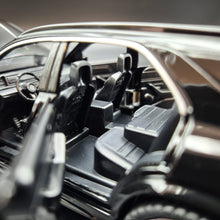 Load image into Gallery viewer, Explorafind 2022 Mercedes-Benz Maybach GLE 63 S Black 1:36 Die Cast Car