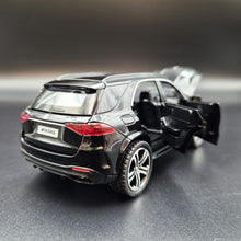 Load image into Gallery viewer, Explorafind 2022 Mercedes-Benz Maybach GLE 63 S Black 1:36 Die Cast Car