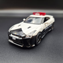 Load image into Gallery viewer, Explorafind 2018 Nissan GT-R Police Car White/Black 1:32 Die Cast Car