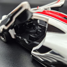 Load image into Gallery viewer, Explorafind 2016 McLaren P1 GTR White 1:32 Die Cast Car