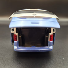 Load image into Gallery viewer, Explorafind 2018 Volkswagen T6 Multivan Silver/Blue 1:32 Die Cast Van