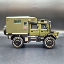 Load image into Gallery viewer, Explorafind 2000 Mercedes Benz Unimog Off Road RV Army Green 1:32 Die Cast Truck