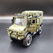 Load image into Gallery viewer, Explorafind 2000 Mercedes Benz Unimog Off Road RV Army Green 1:32 Die Cast Truck