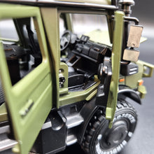 Load image into Gallery viewer, Explorafind 2000 Mercedes Benz Unimog Off Road RV Army Green 1:32 Die Cast Truck