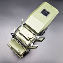 Load image into Gallery viewer, Explorafind 2000 Mercedes Benz Unimog Off Road RV Army Green 1:32 Die Cast Truck