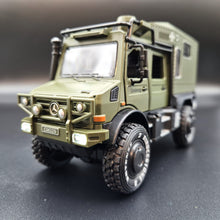 Load image into Gallery viewer, Explorafind 2000 Mercedes Benz Unimog Off Road RV Army Green 1:32 Die Cast Truck