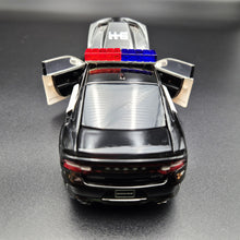 Load image into Gallery viewer, Explorafind 2023 Dodge Charger Hellcat Police Car Black 1:32 Die Cast Car