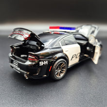 Load image into Gallery viewer, Explorafind 2023 Dodge Charger Hellcat Police Car Black 1:32 Die Cast Car