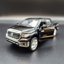 Load image into Gallery viewer, Explorafind 2019 Toyota Tundra Black 1:32 Die Cast Car