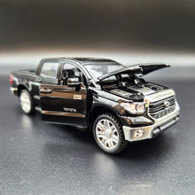Load image into Gallery viewer, Explorafind 2019 Toyota Tundra Black 1:32 Die Cast Car