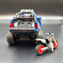 Load image into Gallery viewer, Explorafind 2023 Ford Raptor F-150 6x6 Blue 1:24 Die Cast Pickup