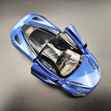 Load image into Gallery viewer, Explorafind 2023 McLaren 720S Blue 1:32 Die Cast Car