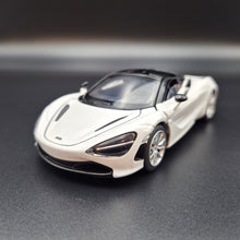 Load image into Gallery viewer, Explorafind 2023 McLaren 720S White 1:32 Die Cast Car