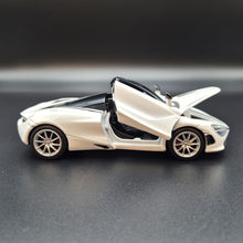 Load image into Gallery viewer, Explorafind 2023 McLaren 720S White 1:32 Die Cast Car