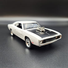 Load image into Gallery viewer, Explorafind 1969 Dodge Charger 500 White 1:32 Die Cast Car