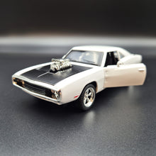 Load image into Gallery viewer, Explorafind 1969 Dodge Charger 500 White 1:32 Die Cast Car