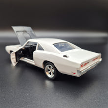 Load image into Gallery viewer, Explorafind 1969 Dodge Charger 500 White 1:32 Die Cast Car