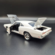 Load image into Gallery viewer, Explorafind 1969 Dodge Charger 500 White 1:32 Die Cast Car