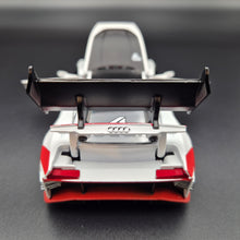 Load image into Gallery viewer, Explorafind 2018 Audi e-tron Vision Gran Turismo White 1:32 Die Cast Car