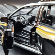 Load image into Gallery viewer, Explorafind 2020 Toyota Land Cruiser Prado Black 1:32 Die Cast Car