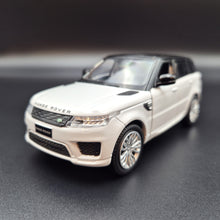 Load image into Gallery viewer, Explorafind 2022 Range Rover Sport White 1:32 Die Cast Car