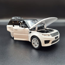 Load image into Gallery viewer, Explorafind 2022 Range Rover Sport White 1:32 Die Cast Car