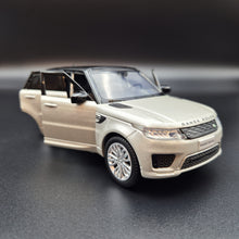 Load image into Gallery viewer, Explorafind 2022 Range Rover Sport Silver 1:32 Die Cast Car