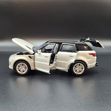 Load image into Gallery viewer, Explorafind 2022 Range Rover Sport Silver 1:32 Die Cast Car