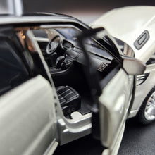 Load image into Gallery viewer, Explorafind 2022 Range Rover Sport Silver 1:32 Die Cast Car