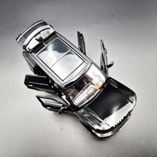 Load image into Gallery viewer, Explorafind 2022 Range Rover Sport Black 1:32 Die Cast Car