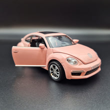 Load image into Gallery viewer, Explorafind 2010 Volkswagen New Beetle Pink 1:32 Die Cast Car