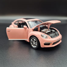 Load image into Gallery viewer, Explorafind 2010 Volkswagen New Beetle Pink 1:32 Die Cast Car