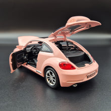 Load image into Gallery viewer, Explorafind 2010 Volkswagen New Beetle Pink 1:32 Die Cast Car
