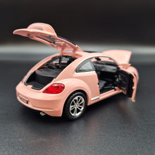 Load image into Gallery viewer, Explorafind 2010 Volkswagen New Beetle Pink 1:32 Die Cast Car