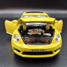 Load image into Gallery viewer, Explorafind 2010 Volkswagen New Beetle Yellow 1:32 Die Cast Car