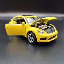 Load image into Gallery viewer, Explorafind 2010 Volkswagen New Beetle Yellow 1:32 Die Cast Car