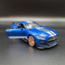Load image into Gallery viewer, Explorafind 2022 Ford Mustang Shelby GT500 Blue 1:32 Die Cast Car