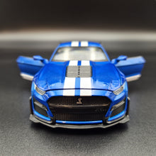 Load image into Gallery viewer, Explorafind 2022 Ford Mustang Shelby GT500 Blue 1:32 Die Cast Car