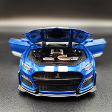 Load image into Gallery viewer, Explorafind 2022 Ford Mustang Shelby GT500 Blue 1:32 Die Cast Car