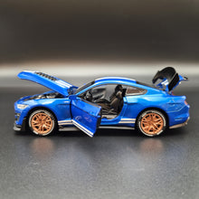 Load image into Gallery viewer, Explorafind 2022 Ford Mustang Shelby GT500 Blue 1:32 Die Cast Car